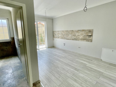 Apartament cu o camera, decomandat cu Gradina Proprie in Giroc - V1498