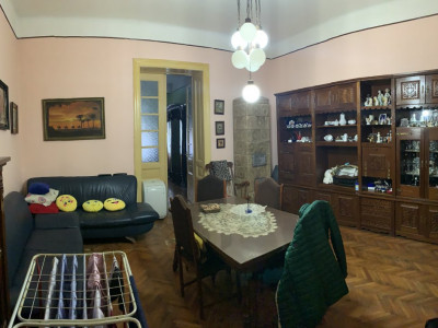Apartament 4 camere de vanzare, zona Balcescu - V1590