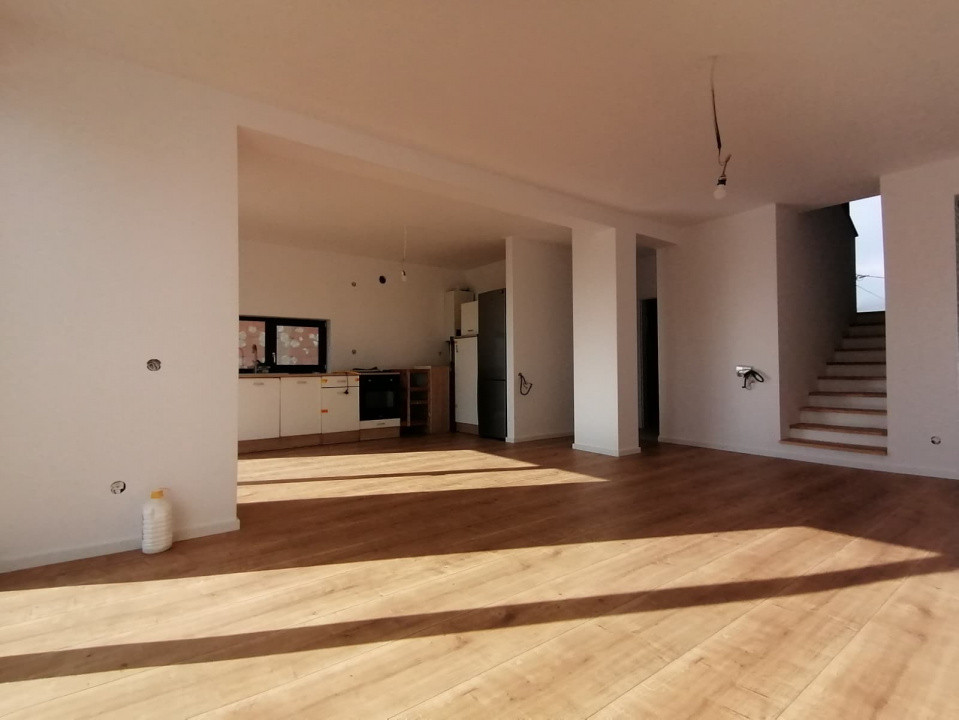 Duplex 4 camere Mosnita Noua pozitionat la asfalt cu toate utilitatile 12, foxfort.ro