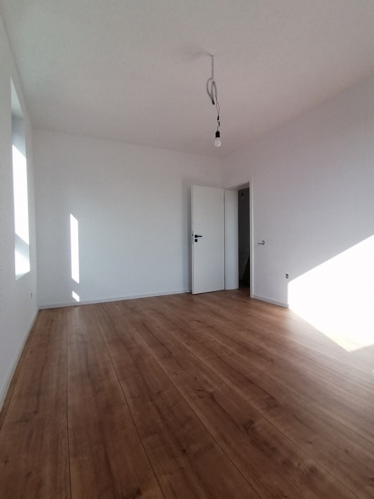Duplex 4 camere Mosnita Noua pozitionat la asfalt cu toate utilitatile 18, foxfort.ro