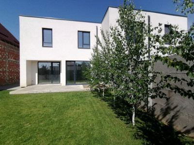Duplex 4 camere Mosnita Noua pozitionat la asfalt cu toate utilitatile imagine mica 3, foxfort.ro