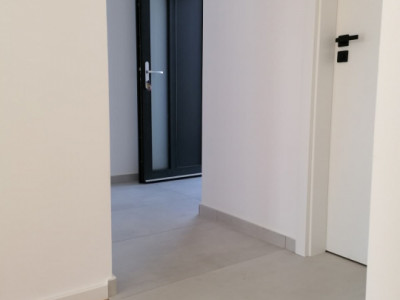 Duplex 4 camere Mosnita Noua pozitionat la asfalt cu toate utilitatile imagine mica 25, foxfort.ro
