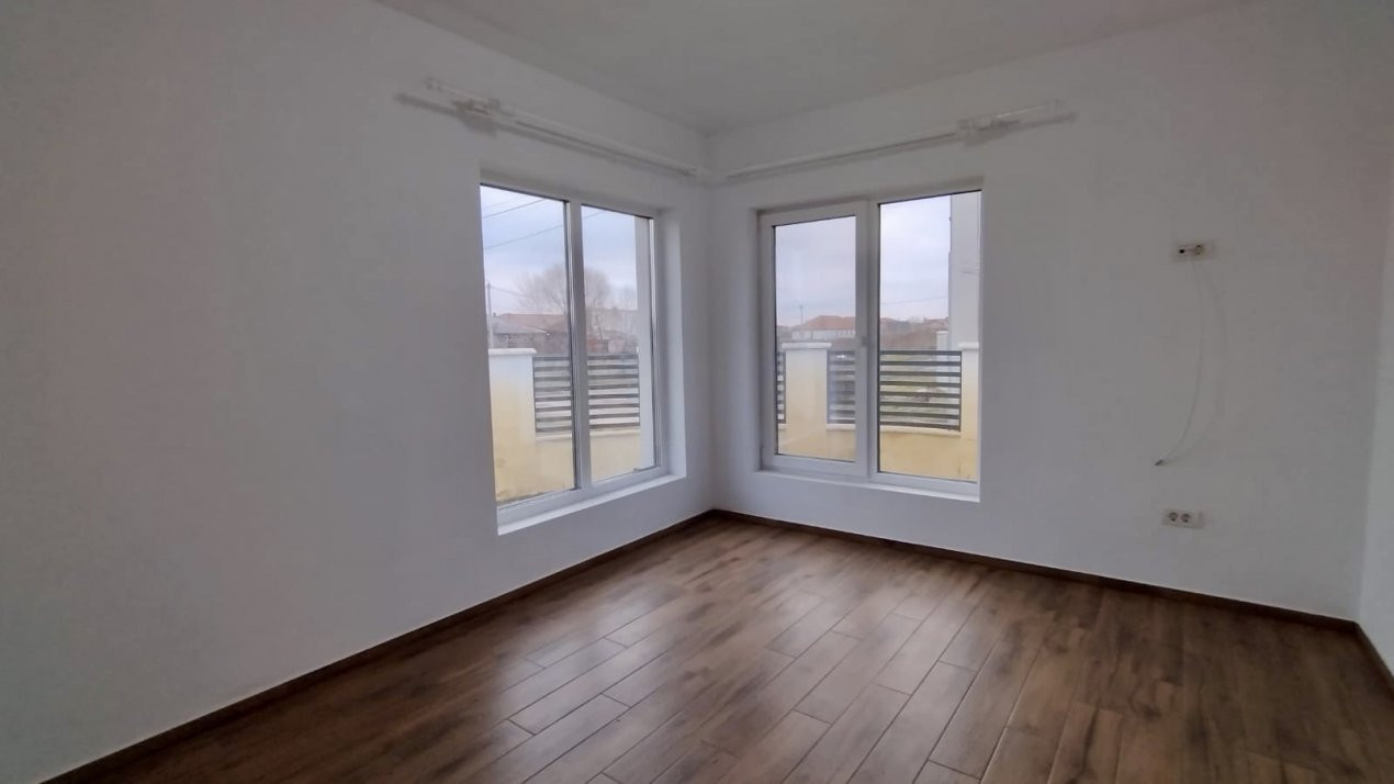 Casa individuala, cu 7 camere, de vanzare in Sacalaz 7, foxfort.ro