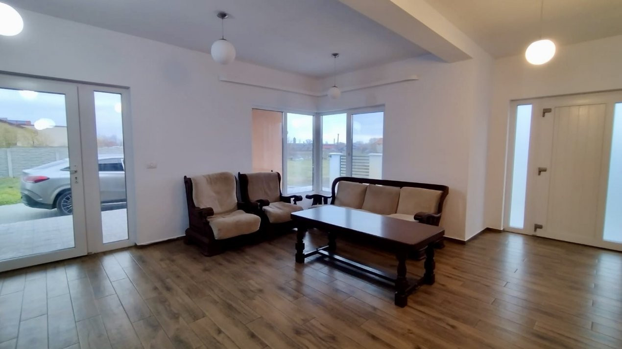 Casa individuala, cu 7 camere, de vanzare in Sacalaz 13, foxfort.ro