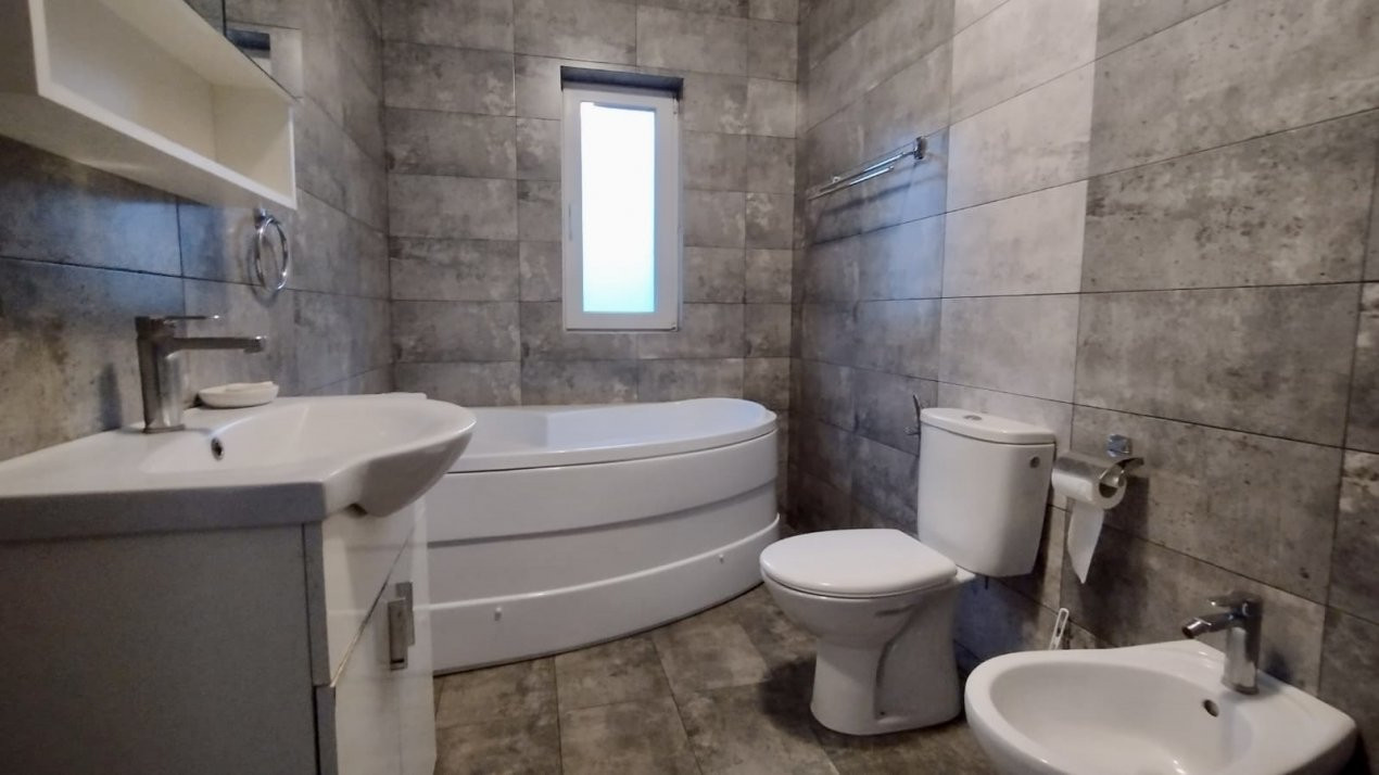 Casa individuala, cu 7 camere, de vanzare in Sacalaz 17, foxfort.ro