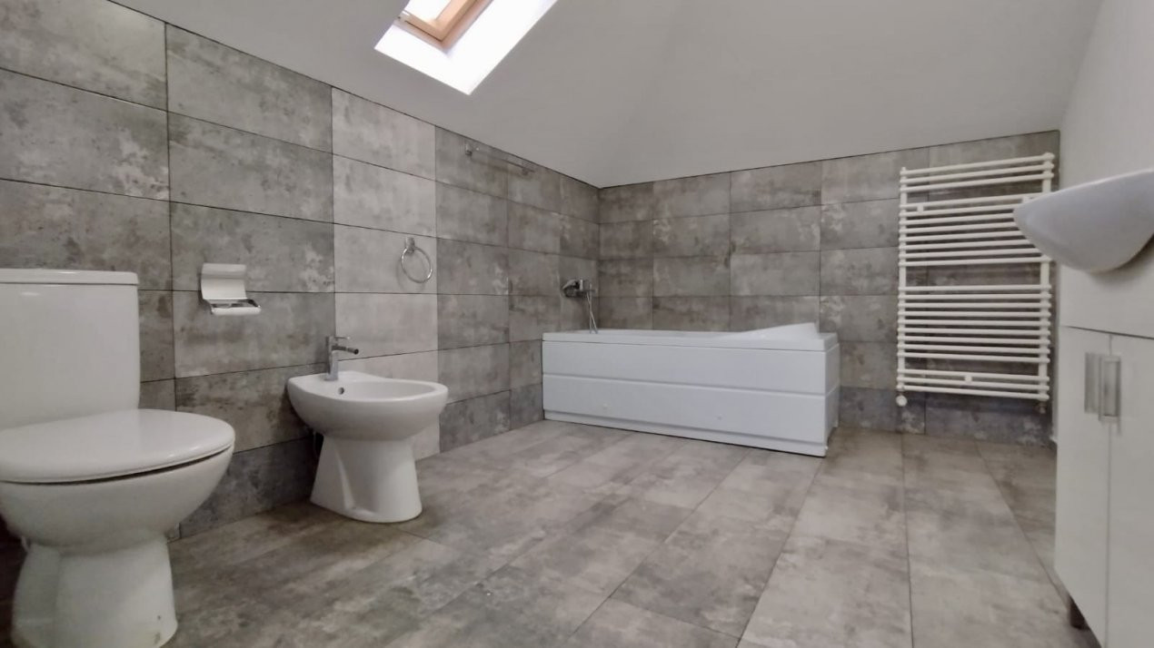 Casa individuala, cu 7 camere, de vanzare in Sacalaz 19, foxfort.ro