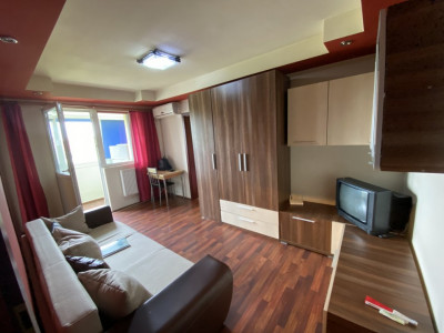 Apartament cu 2 camere, semidecomandat, de vanzare, in Timisoara.