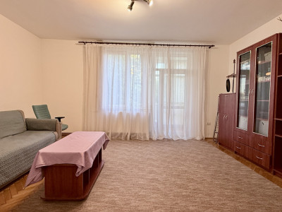 Apartament cu 2 camere, decomandat, de inchiriat, in Timisoara.