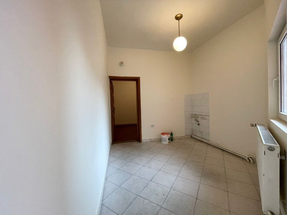 Showroom de inchiriat, spatiu depozitare si birouri, Simion Barnutiu - C2319 7, foxfort.ro