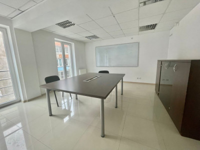 Spatiu comercial de vanzare, 585 mp,locatia excelenta, Timisoara- V2315 imagine mica 3, foxfort.ro