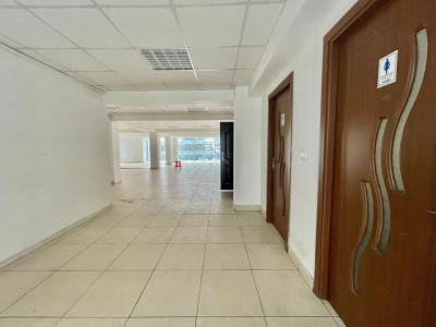 Spatiu comercial de vanzare, 585 mp,locatia excelenta, Timisoara- V2315 imagine mica 5, foxfort.ro