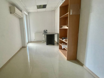Spatiu comercial de vanzare, 585 mp,locatia excelenta, Timisoara- V2315 imagine mica 6, foxfort.ro