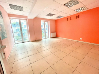 Spatiu comercial de vanzare, 585 mp,locatia excelenta, Timisoara- V2315 imagine mica 7, foxfort.ro