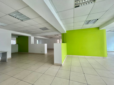 Spatiu comercial de vanzare, 585 mp,locatia excelenta, Timisoara- V2315 imagine mica 13, foxfort.ro
