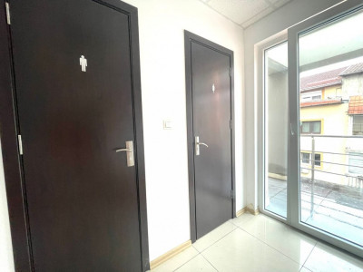 Spatiu comercial de vanzare, 585 mp,locatia excelenta, Timisoara- V2315 imagine mica 17, foxfort.ro