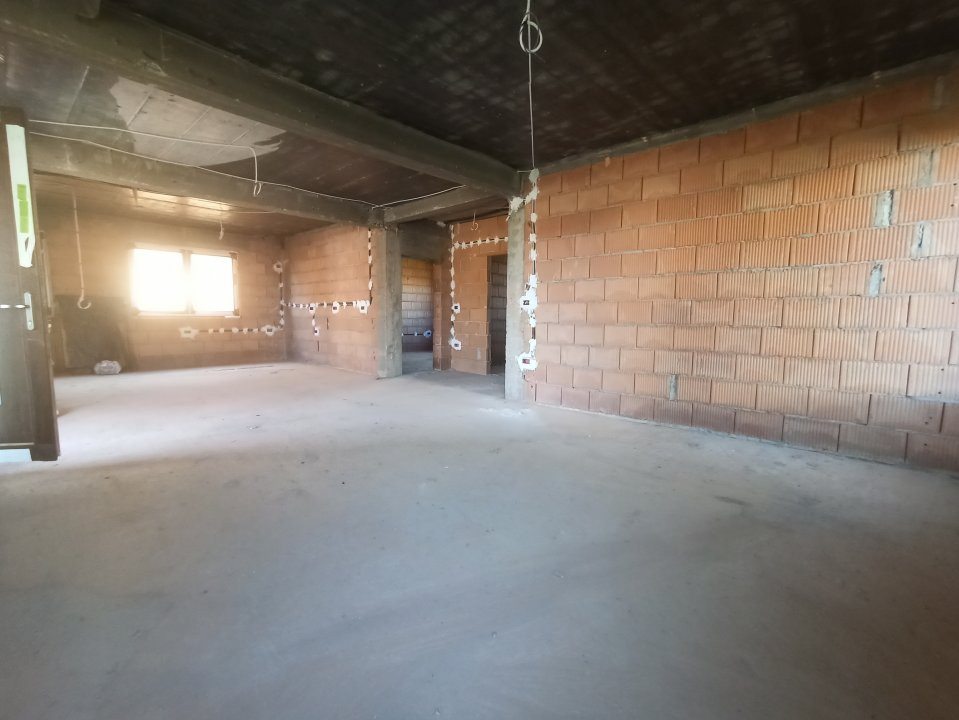 Casa individuala 7 camere Mosnita Noua - V2559 6, foxfort.ro