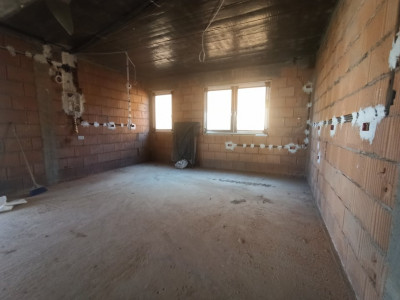 Casa individuala 7 camere Mosnita Noua - V2559 imagine mica 8, foxfort.ro