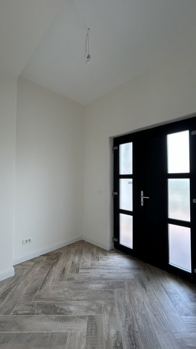 Duplex la chei, 5 camere in Ghiroda 27, foxfort.ro