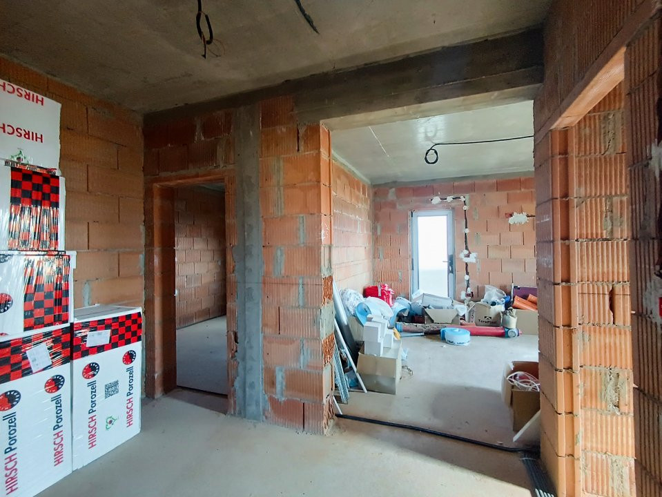 Apartament 3 camere decomandat 72 mp cu gradina de 100 mp in Giroc- V2808 12, foxfort.ro