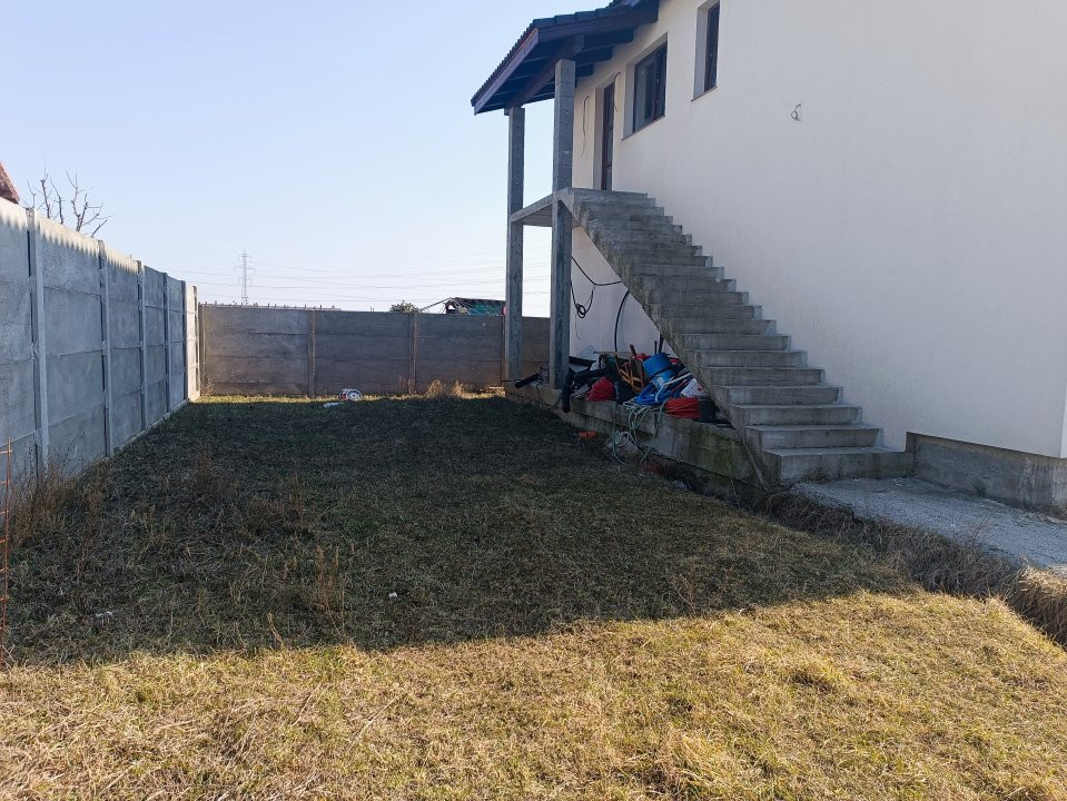 Apartament cu 3 camere 72 mp cu gradina 100 mp in Giroc - V2809 1, foxfort.ro