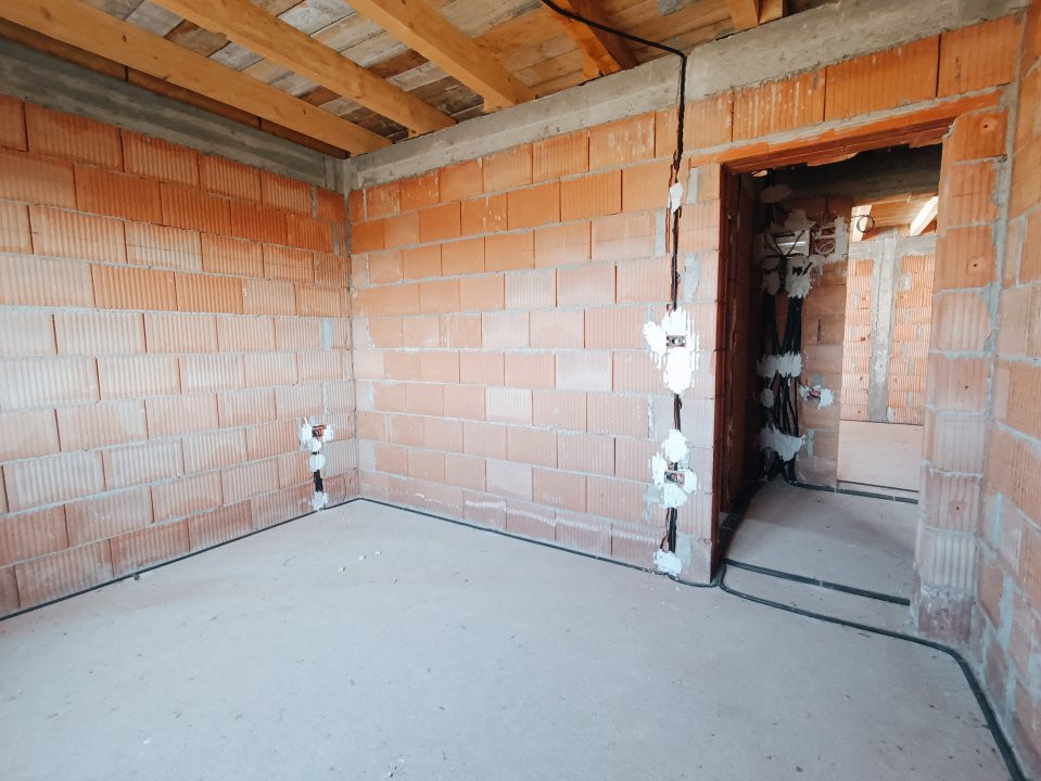 Apartament cu 3 camere 72 mp cu gradina 100 mp in Giroc - V2809 7, foxfort.ro