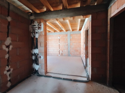 Apartament cu 3 camere 72 mp cu gradina 100 mp in Giroc - V2809 imagine mica 11, foxfort.ro