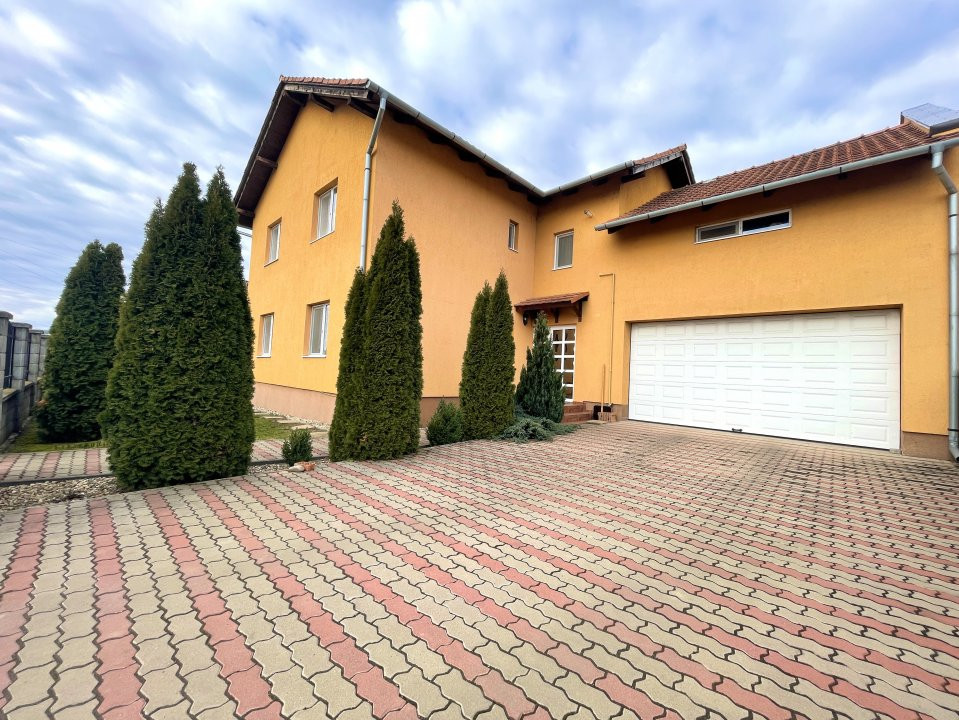 Casa individuala de vanzare, 250 mp, intrare in Dumbravita - V2992 1, foxfort.ro