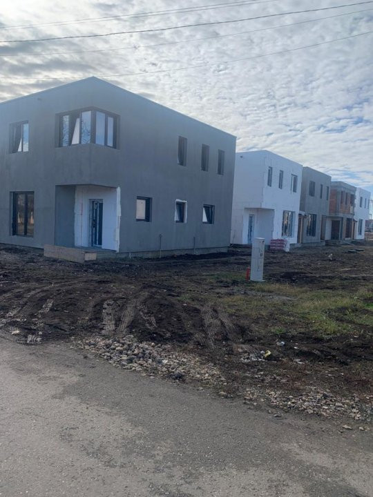 Casa individuala, 4 camere, la asfalt - ID V3150 1, foxfort.ro