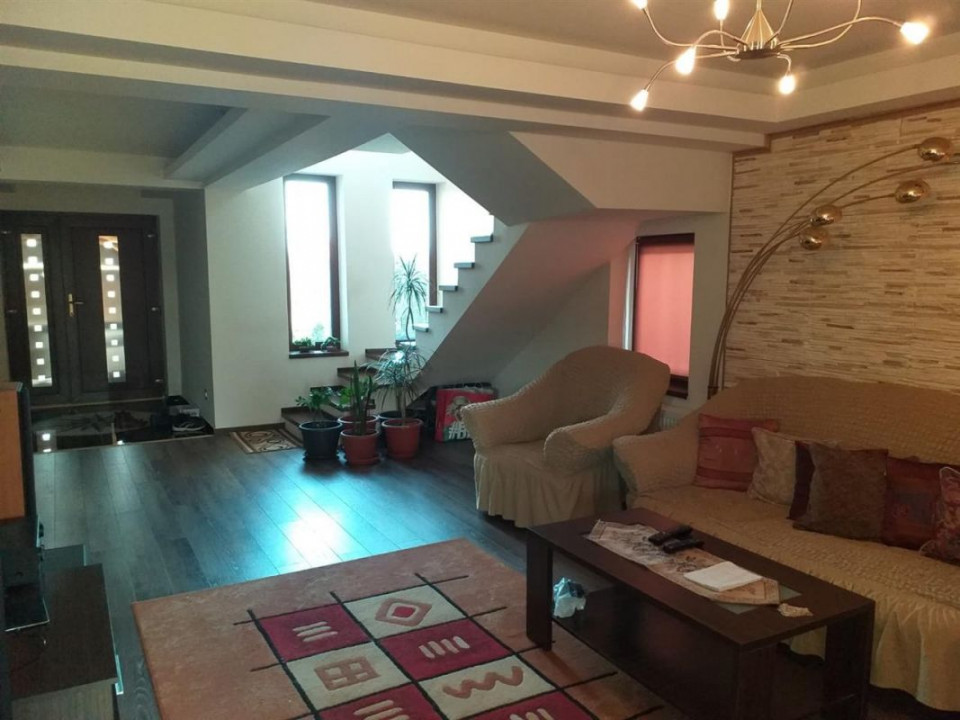 Casa individuala cu 5 camere de vanzare in Sag - ID V155 8, foxfort.ro