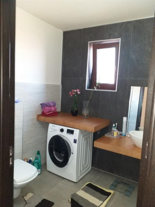 Casa individuala cu 5 camere de vanzare in Sag - ID V155 19, foxfort.ro