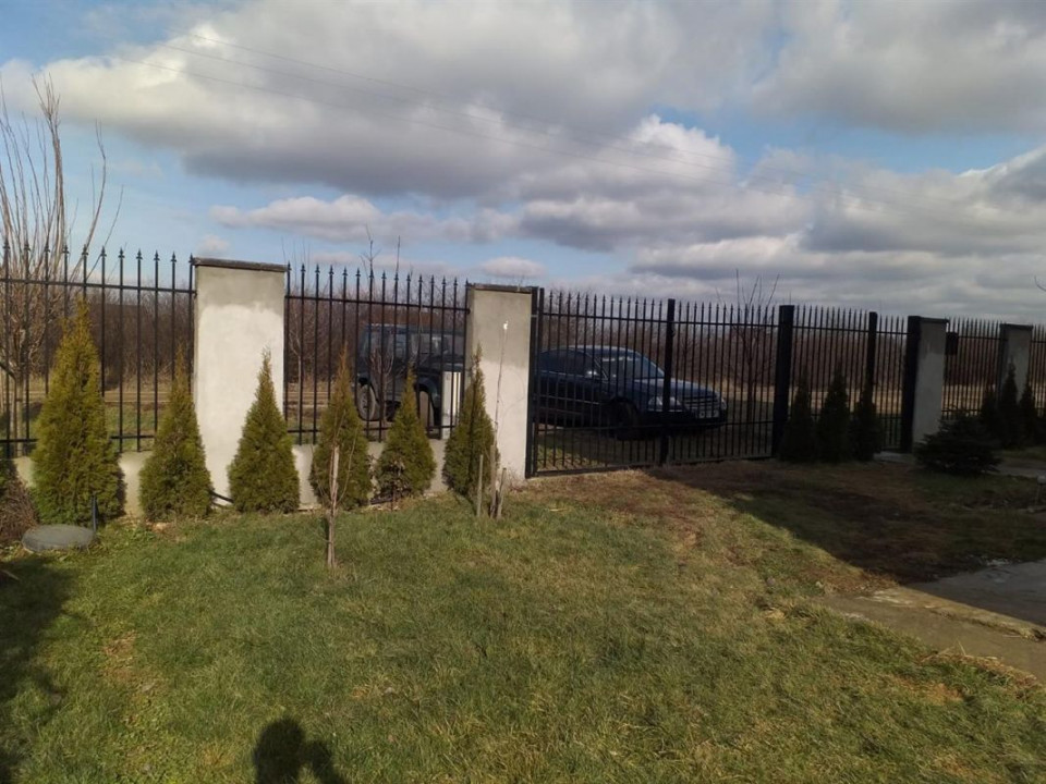 Casa individuala cu 5 camere de vanzare in Sag - ID V155 25, foxfort.ro