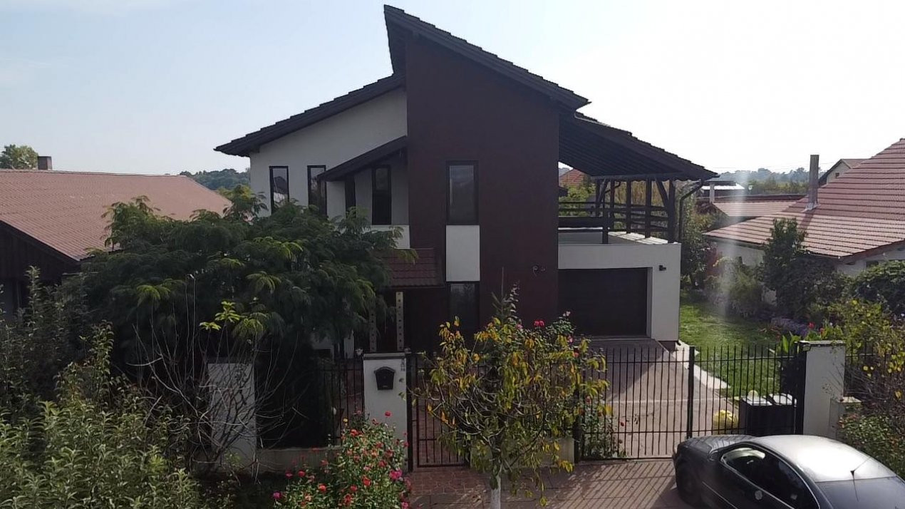 Casa individuala cu 5 camere de vanzare in Sag - ID V155 31, foxfort.ro