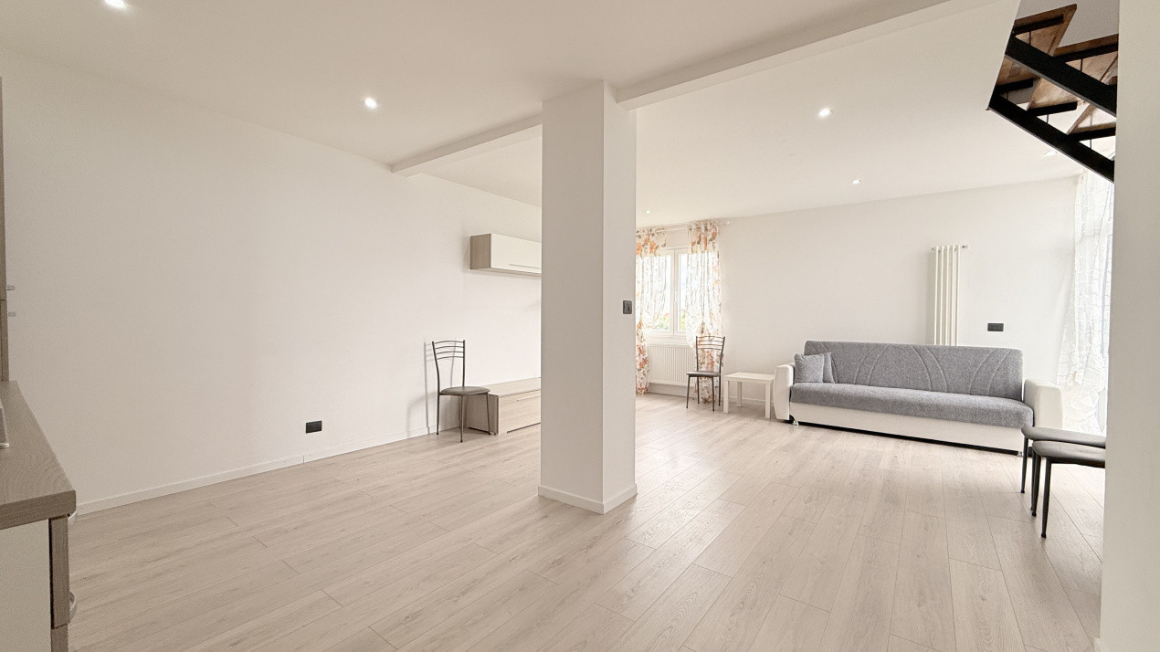 Apartament cu 3 camere, de vanzare, in Ghiroda 2, foxfort.ro