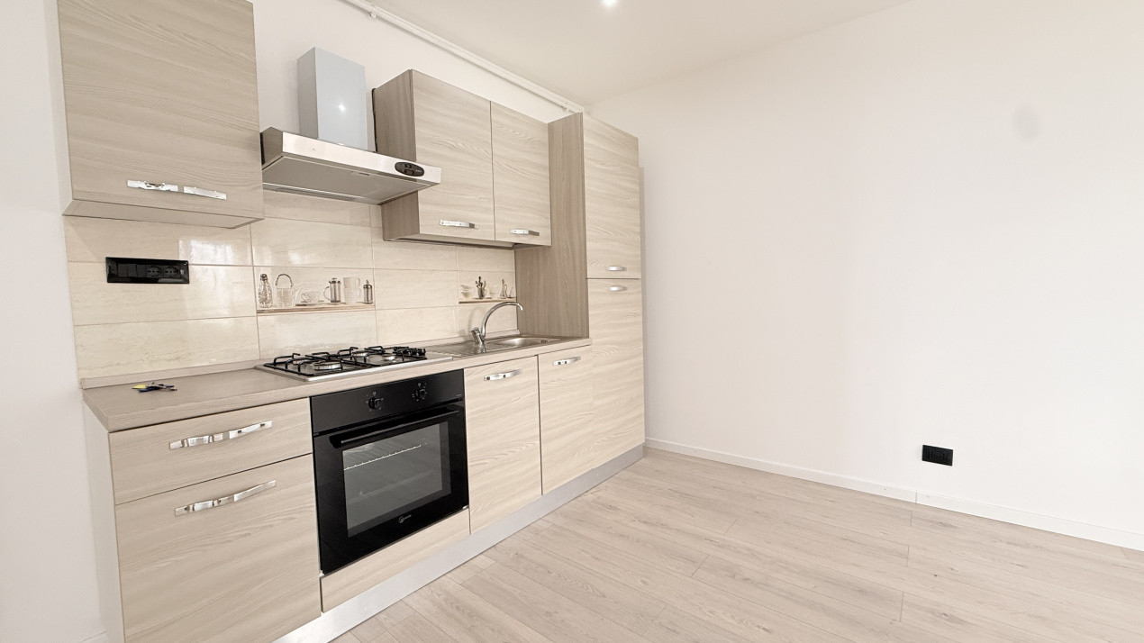 Apartament cu 3 camere, de vanzare, in Ghiroda 5, foxfort.ro
