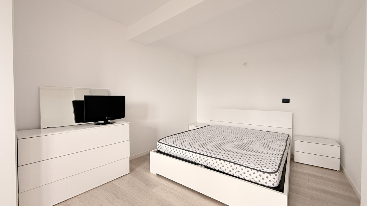 Apartament cu 3 camere, de vanzare, in Ghiroda 8, foxfort.ro
