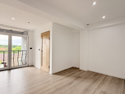 Apartament cu 3 camere, de vanzare, in Ghiroda imagine mica 6, foxfort.ro