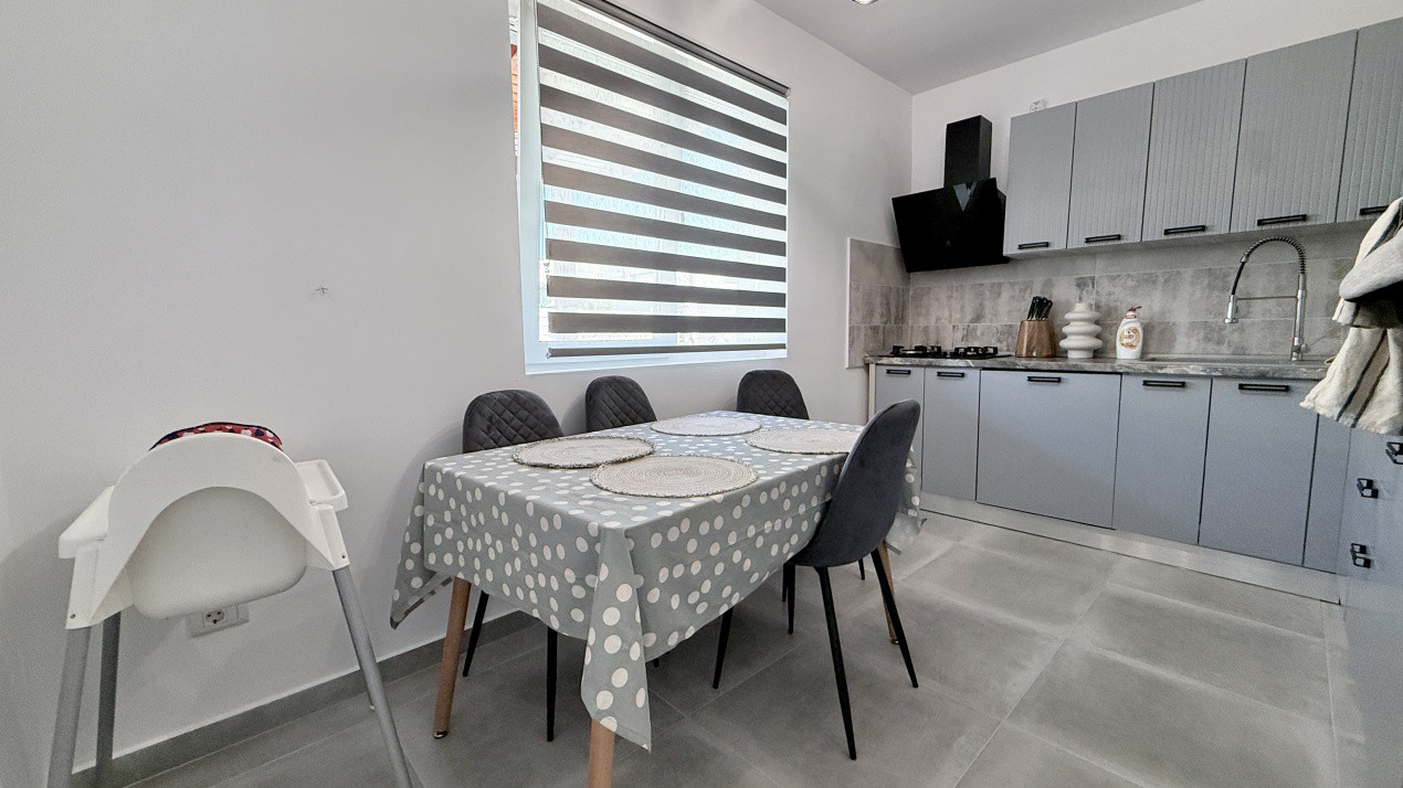 Duplex finalizat cu etaj, 3 camere, Mosnita Veche 8, foxfort.ro