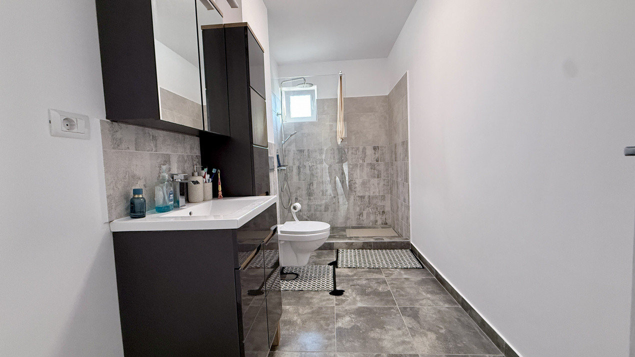 Duplex finalizat cu etaj, 3 camere, Mosnita Veche 17, foxfort.ro