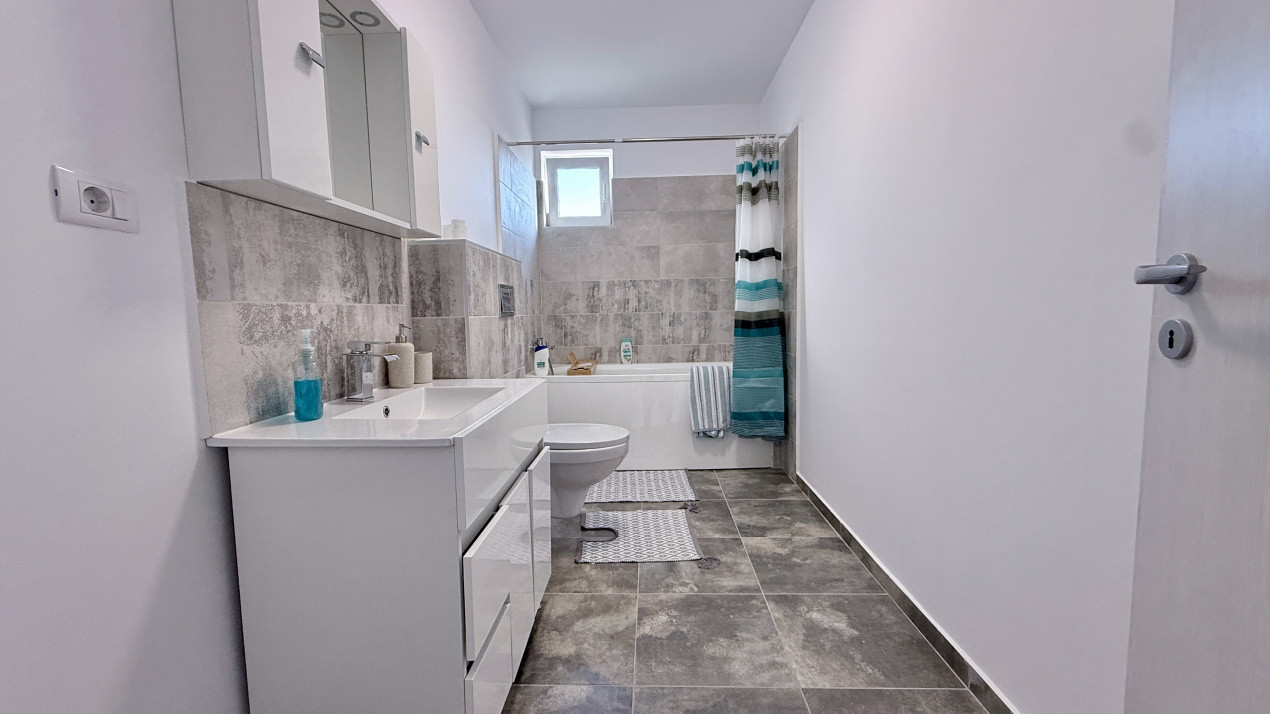 Duplex finalizat cu etaj, 3 camere, Mosnita Veche 18, foxfort.ro