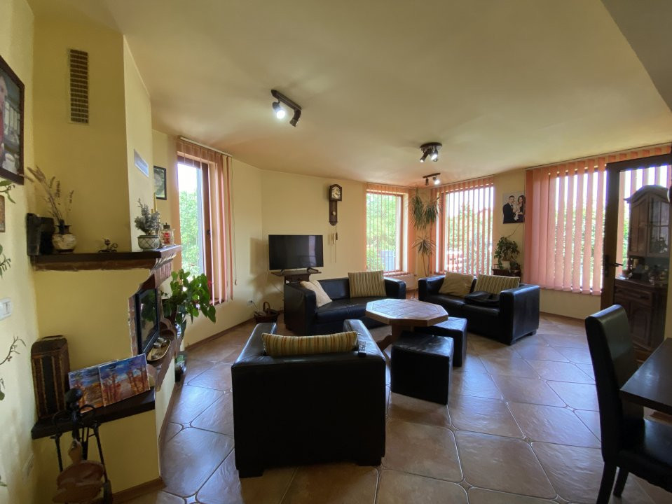 Casa cu 9 camere - panouri fotovoltaice, Timisoara - Bogdanestilor 8, foxfort.ro