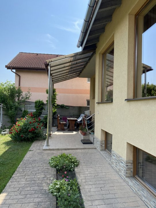 Casa cu 9 camere - panouri fotovoltaice, Timisoara - Bogdanestilor 10, foxfort.ro