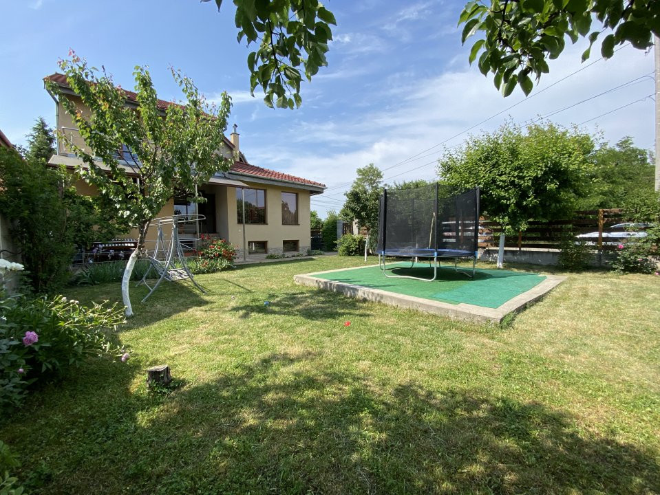 Casa cu 9 camere - panouri fotovoltaice, Timisoara - Bogdanestilor 11, foxfort.ro