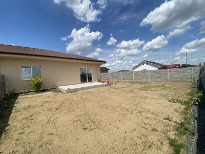Duplex pe parter cu 4 camere finalizat, in Sanandrei - ID V3759