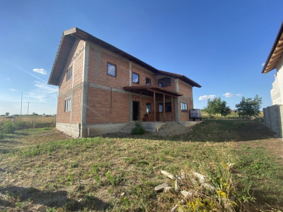 Casa individuala la rosu/gri in Giarmata - ID V3829