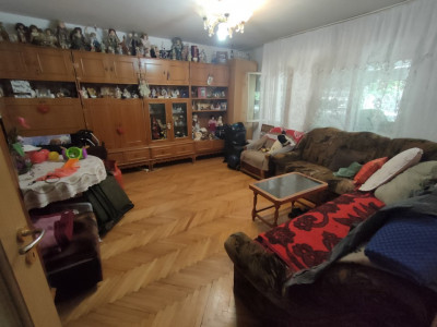 Apartament cu 3 camere aflat la parter in zona Steaua - ID V3919