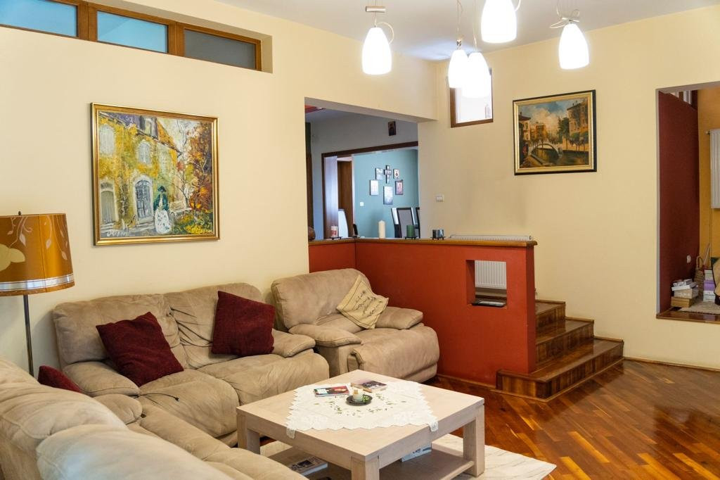 Casa individuala cu Garaj 360mp Utili, Zona Crisan - ID V4097 5, foxfort.ro