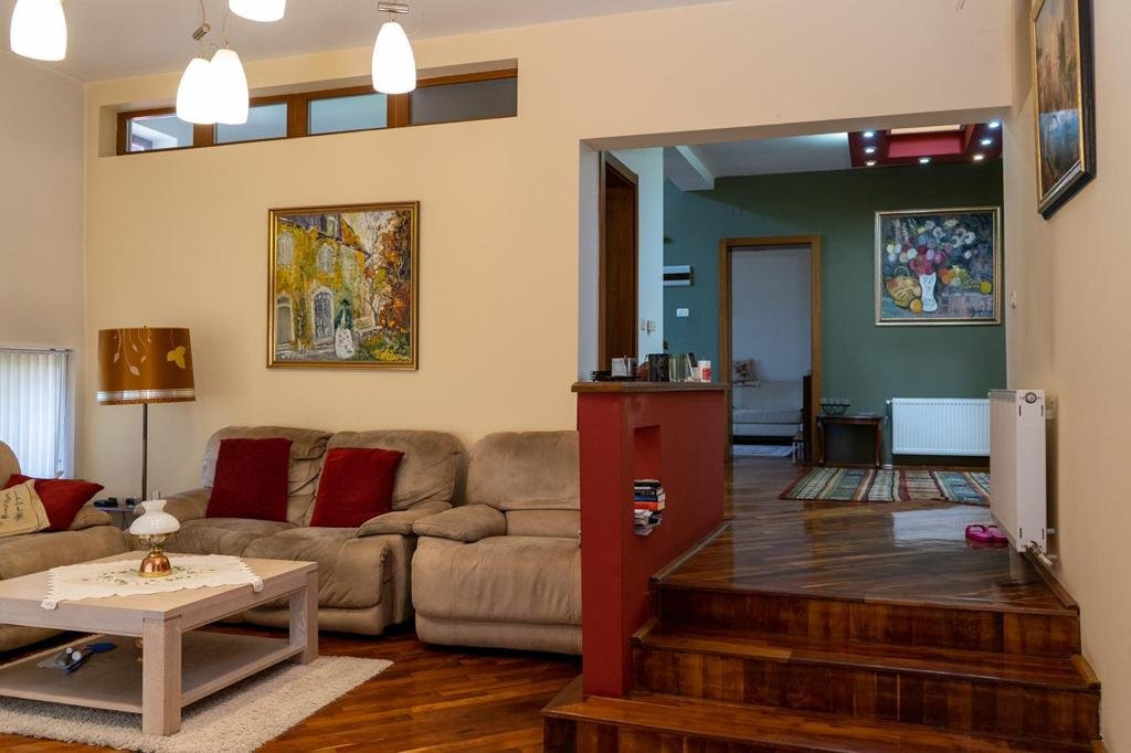 Casa individuala cu Garaj 360mp Utili, Zona Crisan - ID V4097 11, foxfort.ro