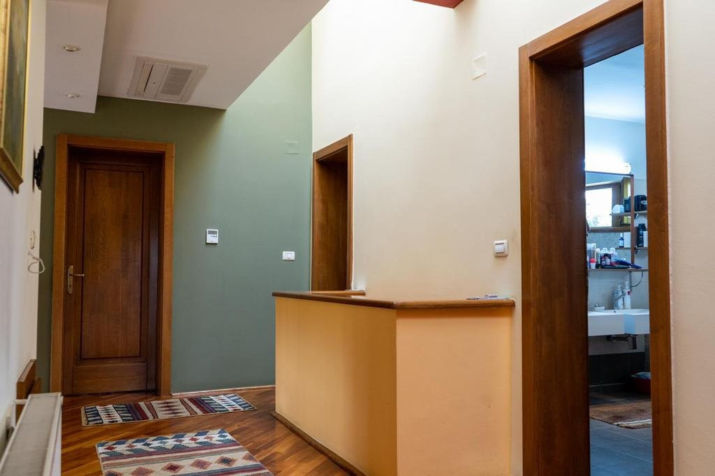Casa individuala cu Garaj 360mp Utili, Zona Crisan - ID V4097 23, foxfort.ro