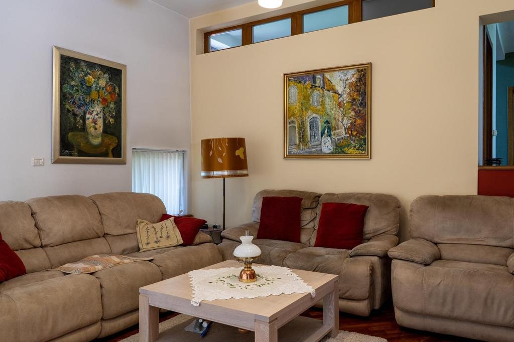 Casa individuala cu Garaj 360mp Utili, Zona Crisan - ID V4097 27, foxfort.ro
