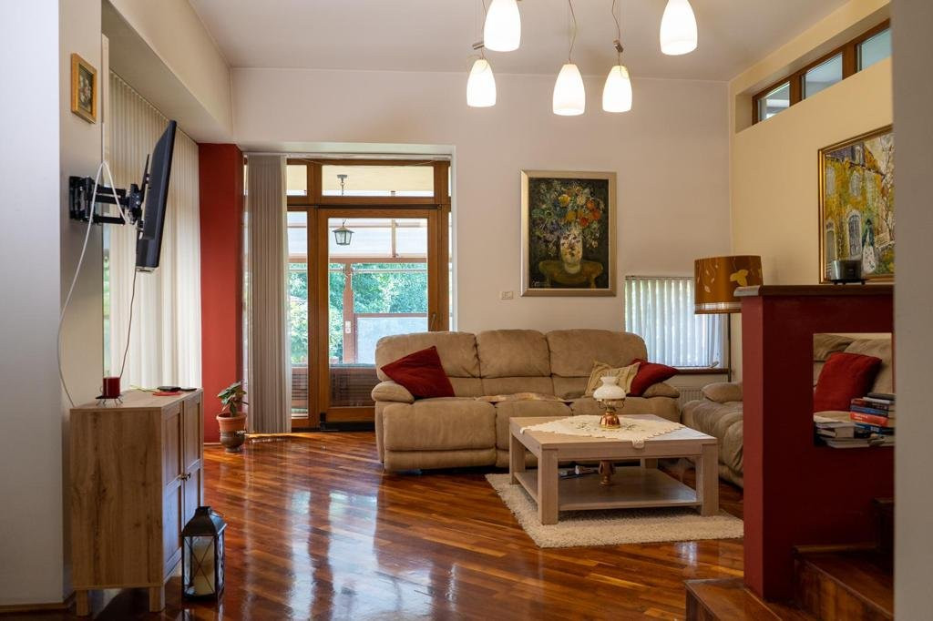 Casa individuala cu Garaj 360mp Utili, Zona Crisan - ID V4097 34, foxfort.ro